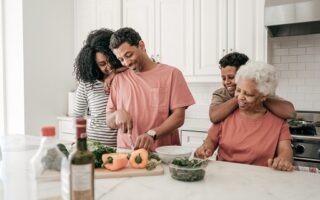 Bespaar elektriciteit in de keuken als gezin