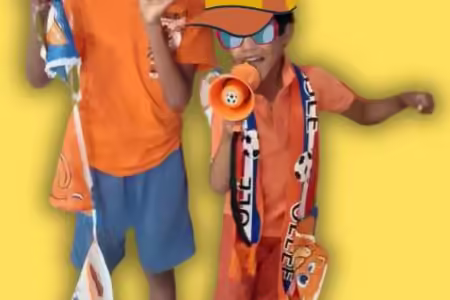 Jonge oranje voetbal fans jongens EK WK onder 21 onder 18